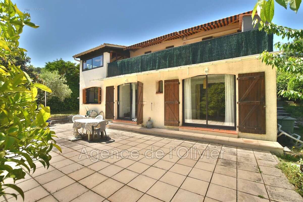 Maison 177 m² à Valbonne  - photo 8