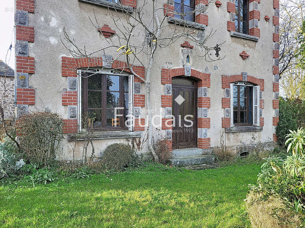 Maison à MONTMARTIN-SUR-MER