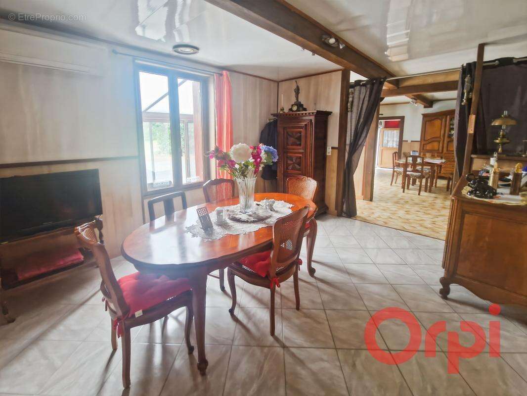 Maison à LURCY-LEVIS