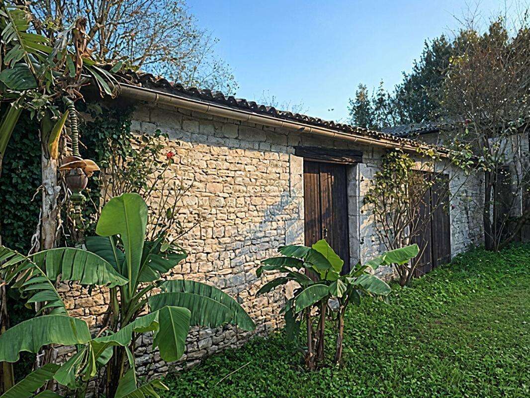 Maison à SAINT-SAUVEUR-D&#039;AUNIS