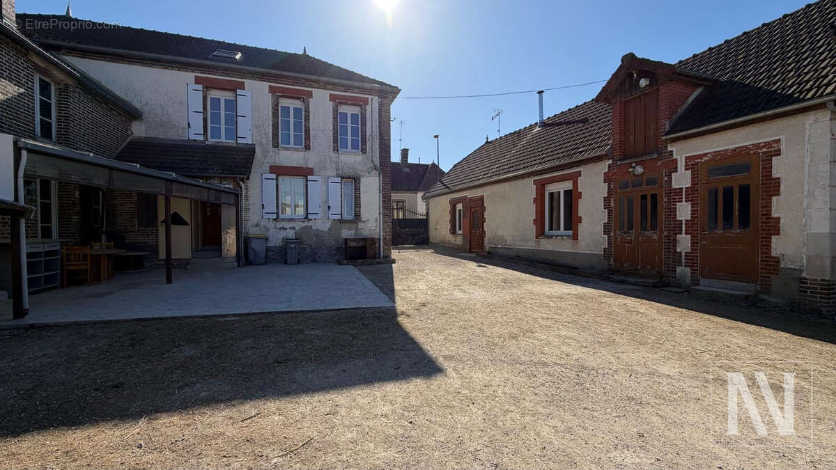 Maison à DIERREY-SAINT-JULIEN