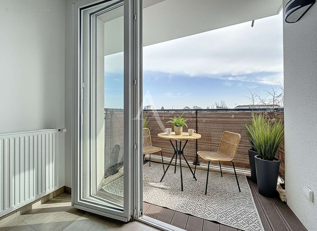 Appartement à Meaux dans une résidence de 2017 - proche Pâtis et avenue Foch - 2 pièces - balcon et place de parking en sous-sol - photo 3