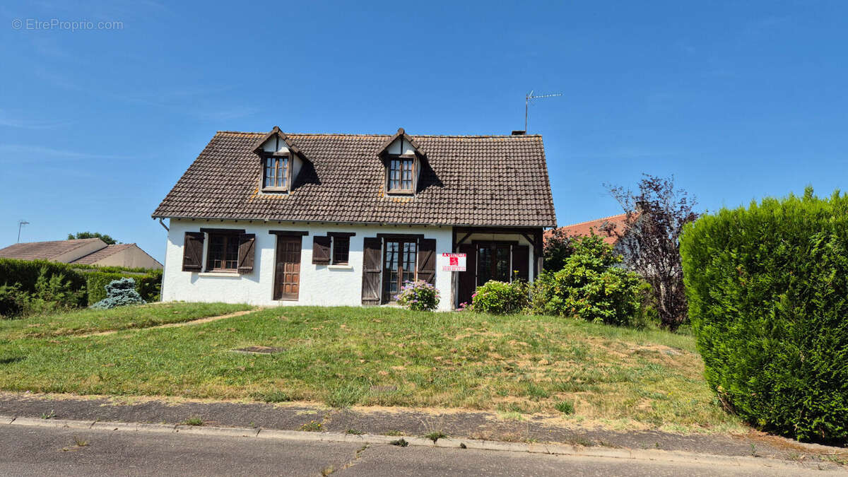 Maison à PARAY-LE-MONIAL