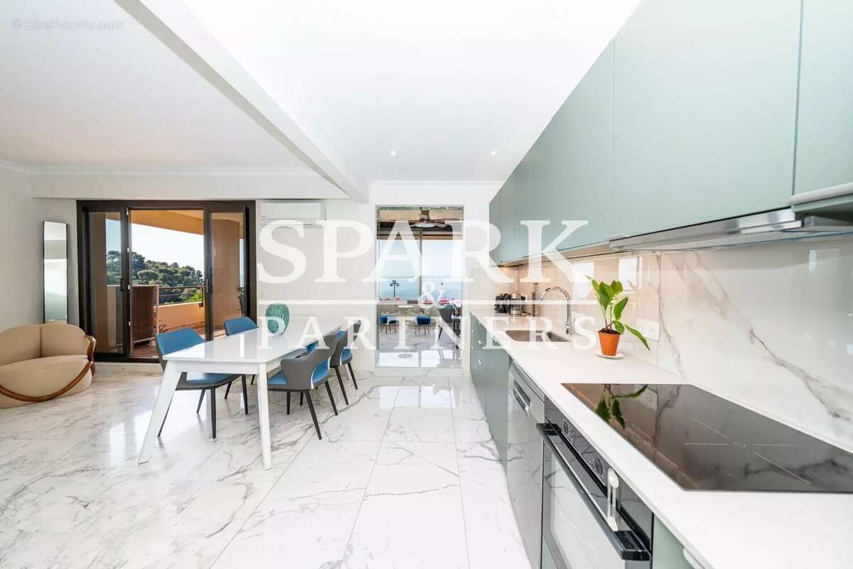 Appartement à ROQUEBRUNE-CAP-MARTIN