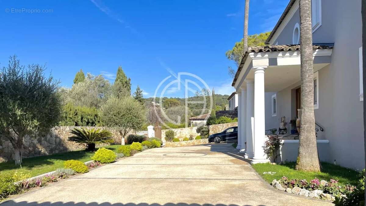 Maison à MOUGINS