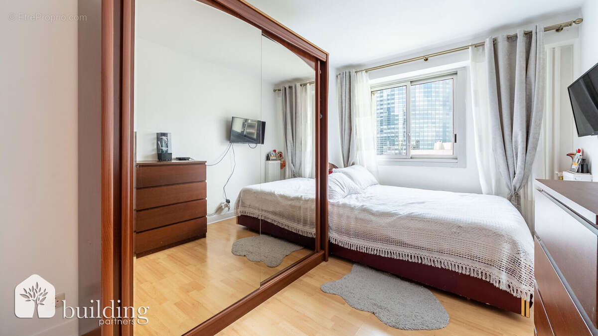 Appartement à COURBEVOIE