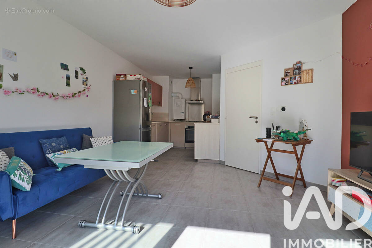 Photo 1 - Appartement à LA ROQUE-D'ANTHERON