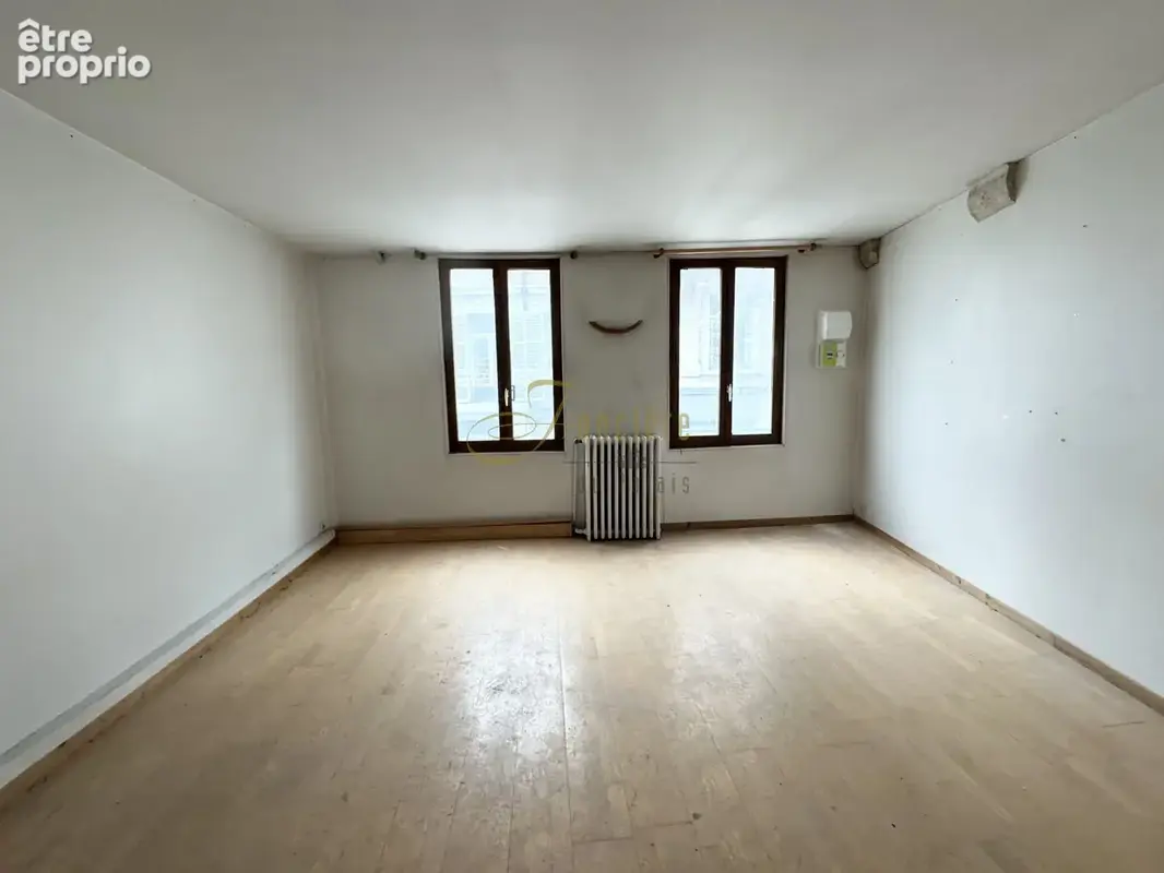 Appartement à rénover   Hyper-centre de Bourges   109,70 m2 Carrez avec terrasse privative - photo 2