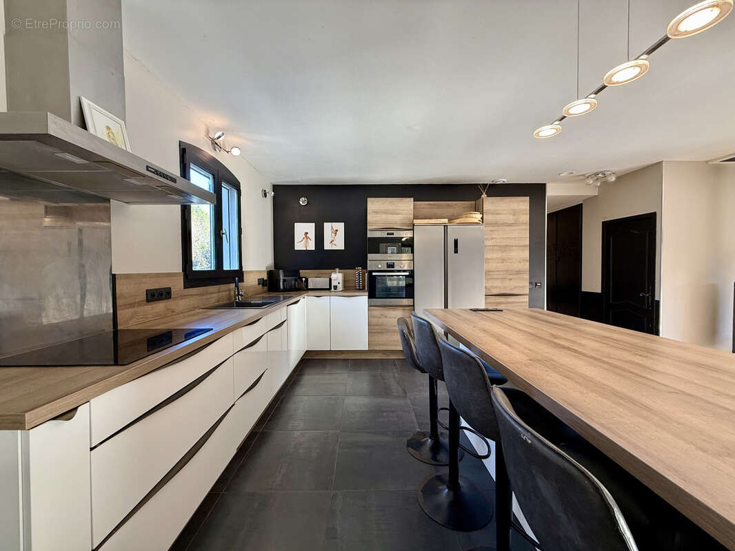 Maison à SAINT-THIBERY