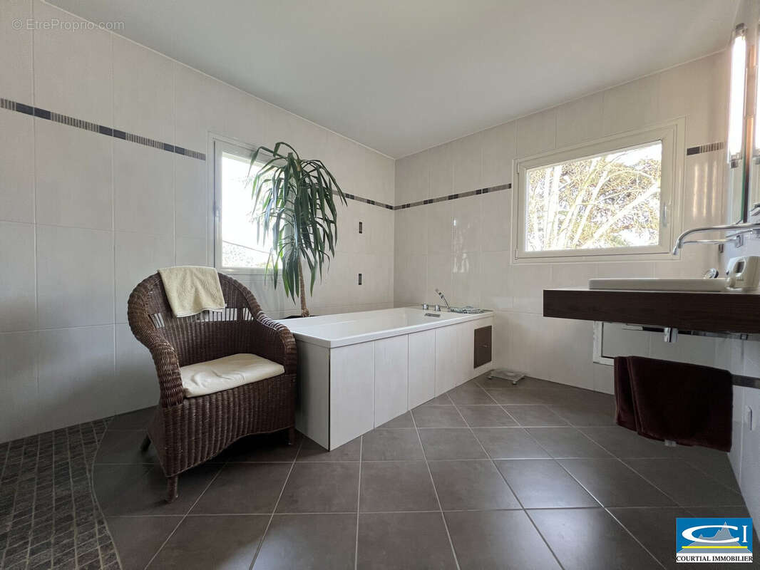 Maison à TOURNON-SUR-RHONE