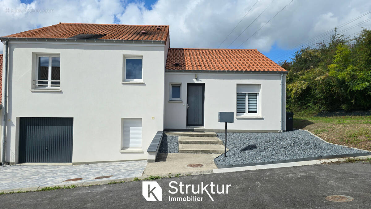 Maison à HOMBOURG-BUDANGE