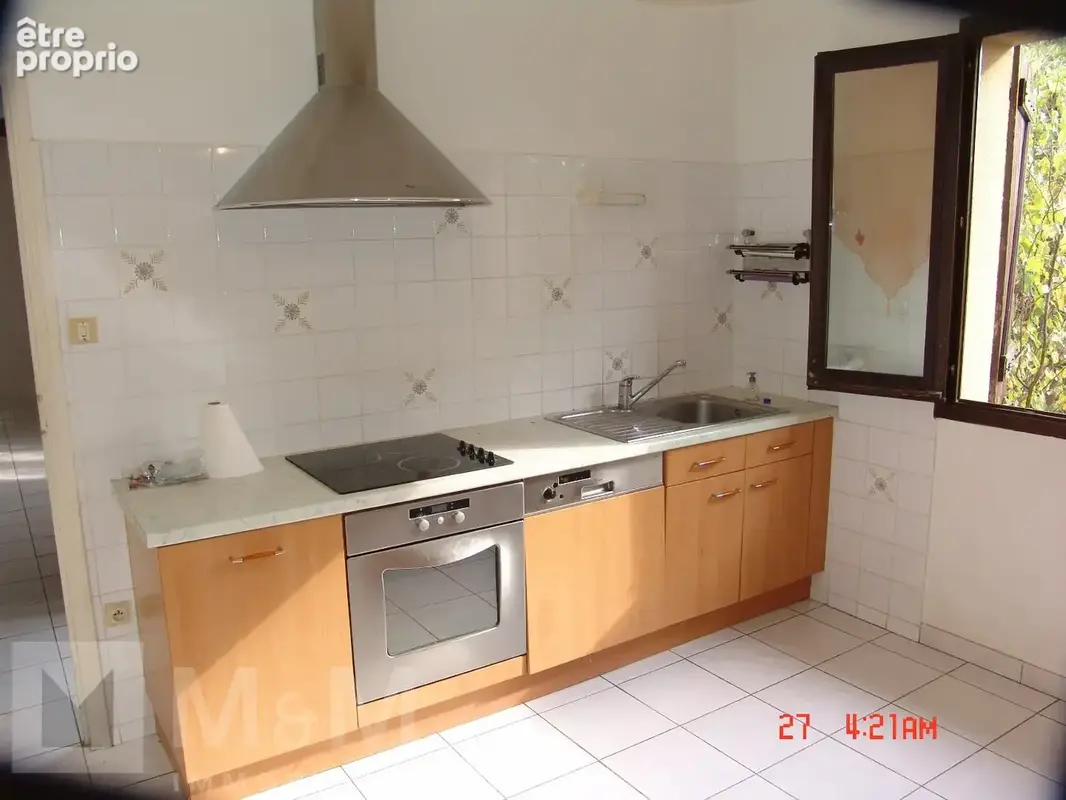 Maison avec garage et jardin - photo 2
