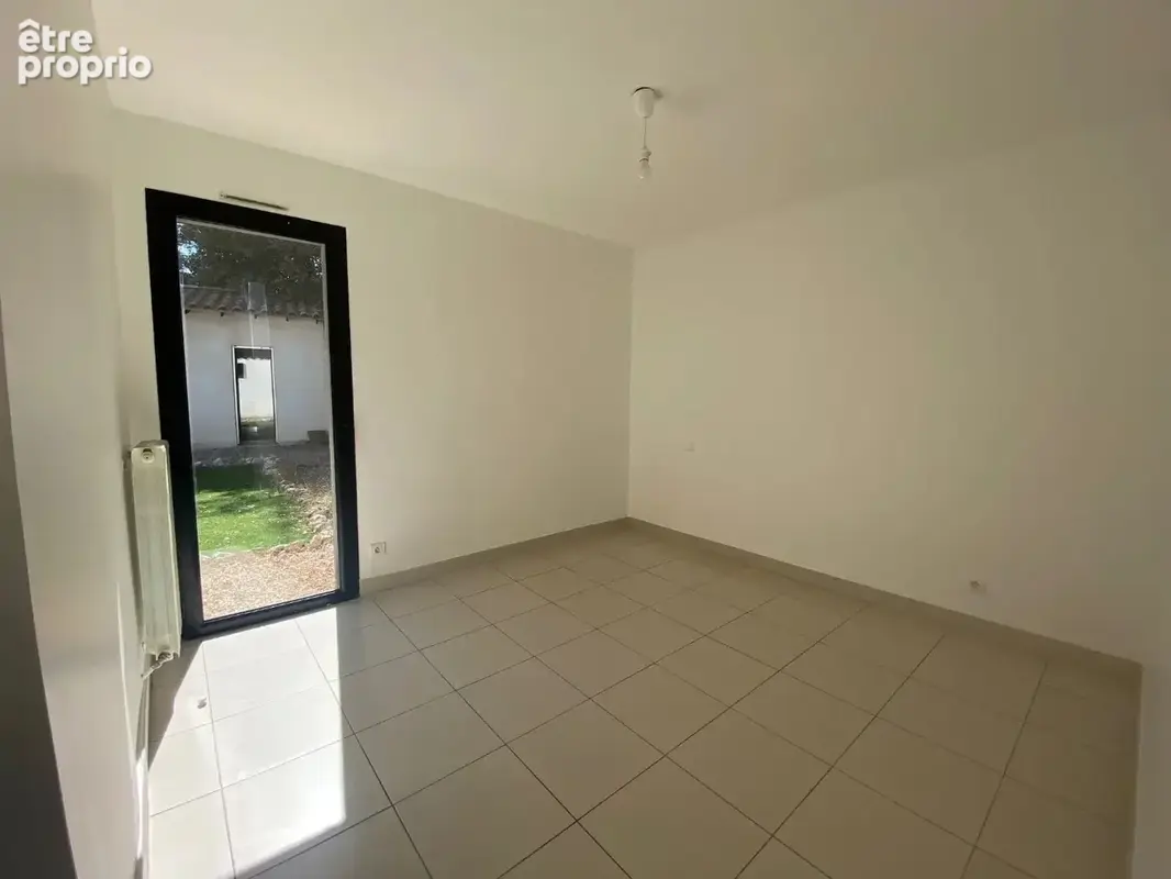ASSAS  Élégante villa de plain-pied avec piscine dans un environnement privilégié - photo 11