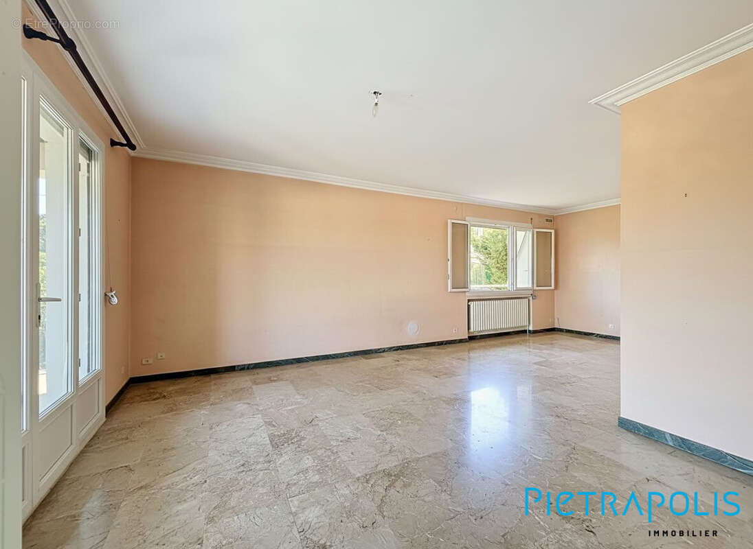 Maison 130 m² à Saint-Fons  - photo 5