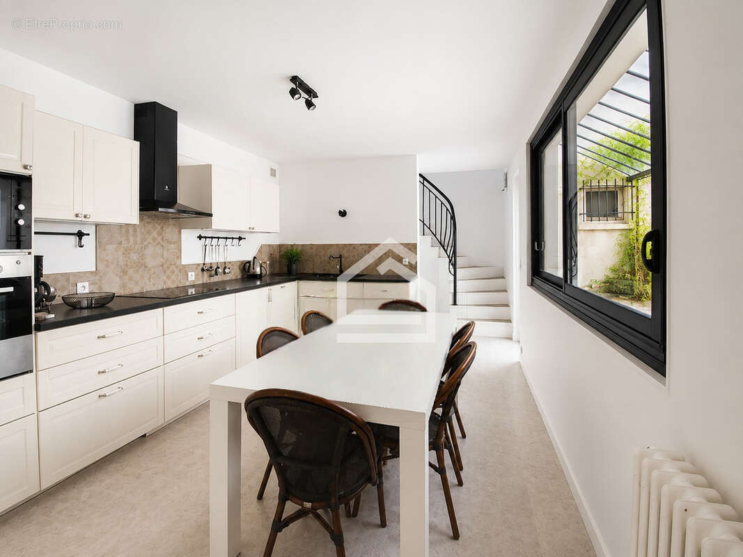 Maison 138 m² à Talence  - photo 3