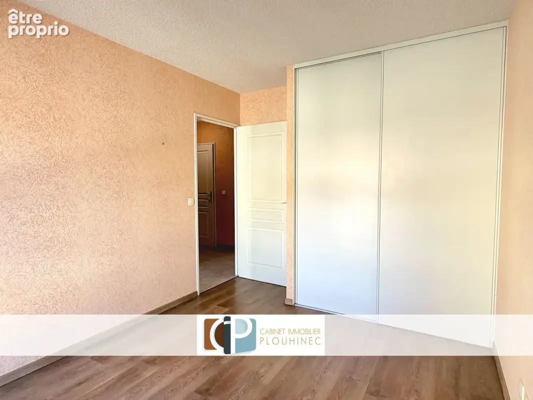 Rare: Appartement T3 avec ascenseur, terrasse et garage. - photo 8