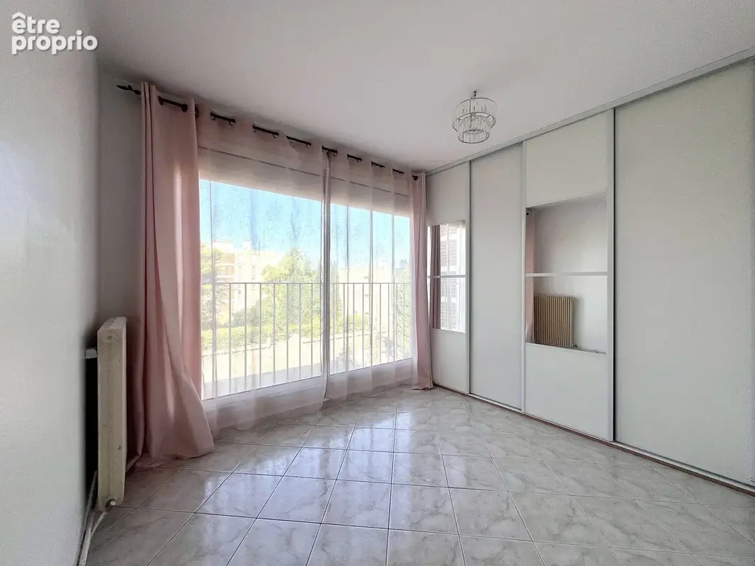 13013 MARSEILLE - Les Olives. Rés 'Le Grand Verger' - Appartement 5/6 pièces 105m2, balcon, cave et garage. - photo 12