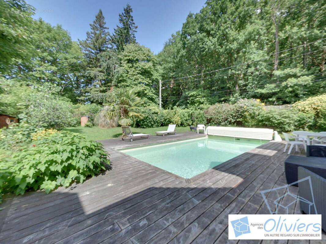 Maison à DAMPIERRE-EN-YVELINES