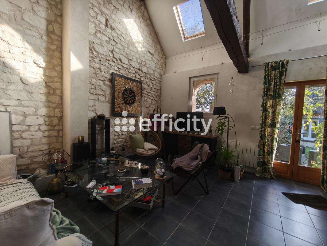 Maison à NEUFVY-SUR-ARONDE