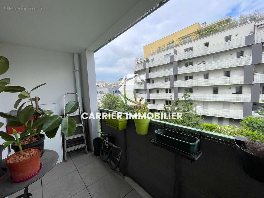 Appartement à LYON-8E
