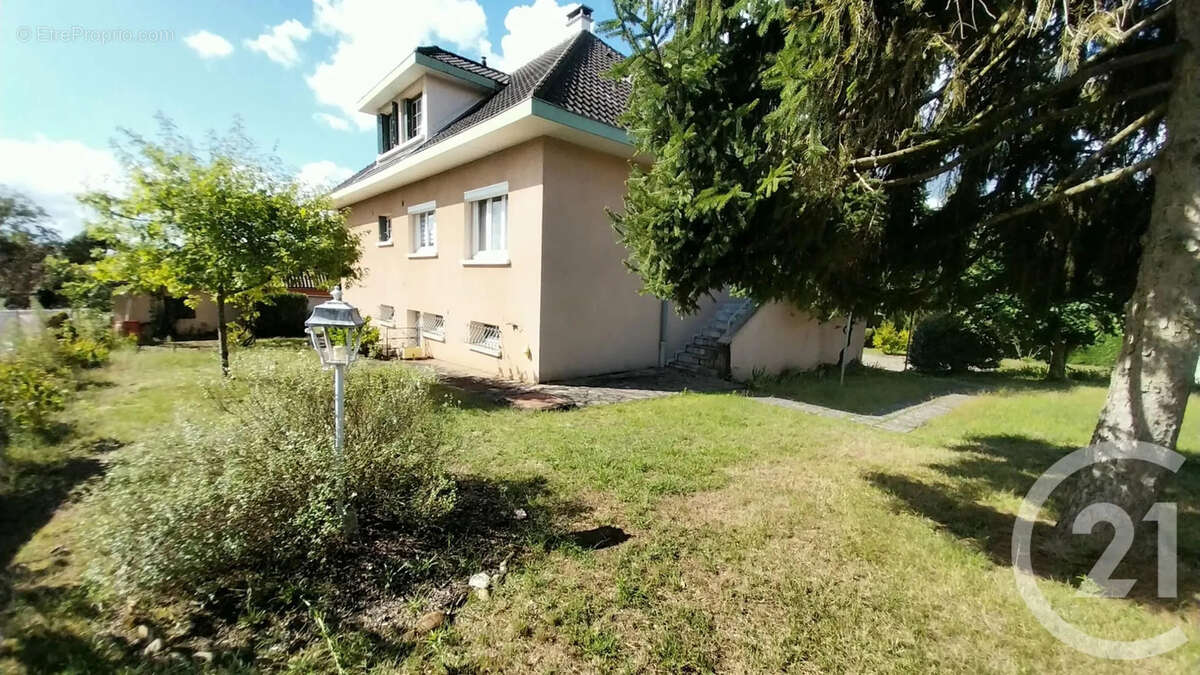 Maison à MONTMERLE-SUR-SAONE