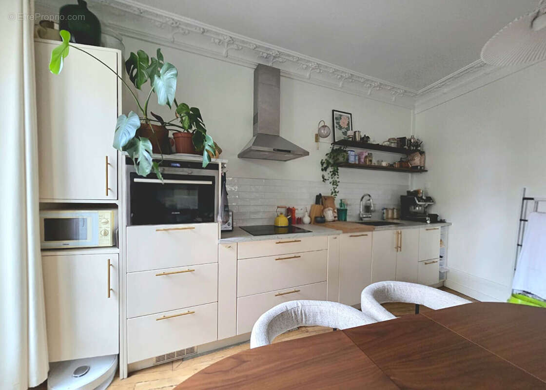 Appartement à PARIS-20E