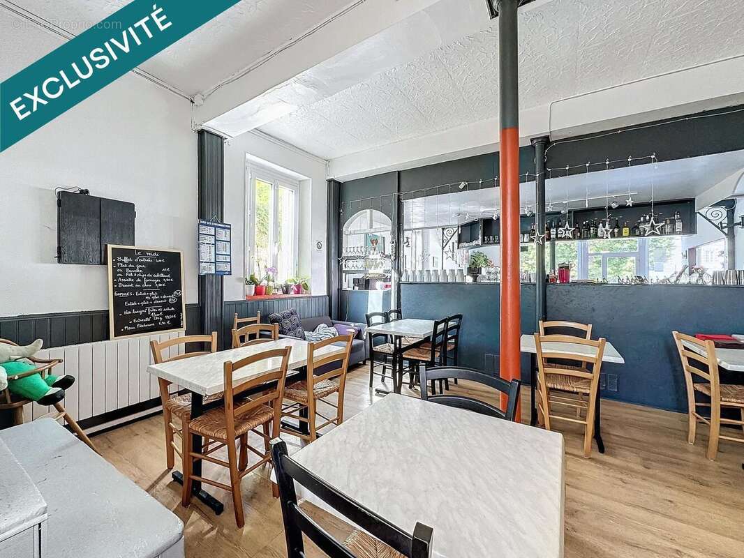 Photo 2 - Commerce à VERON