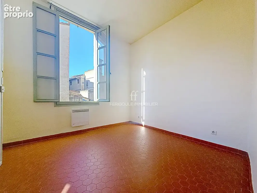 Avignon intra-muros. Appartement 4 pièces 78 m2 dans un hôtel particulier - photo 6