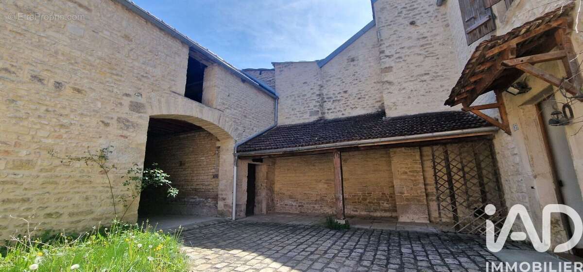 Maison 103 m² à Lezinnes  - photo 3
