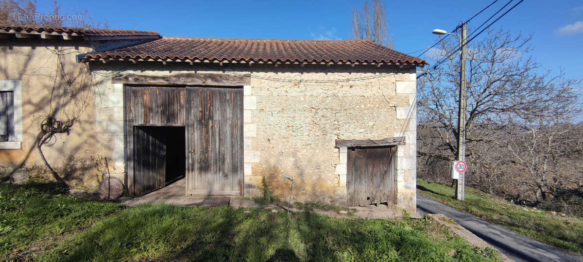 Autre à SAINT-LEON-SUR-L'ISLE