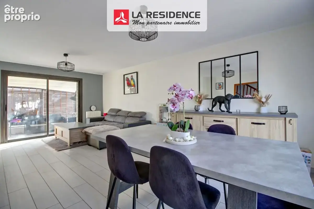 Maison 5 pièces 102 m² à vendre à Saint-Etienne-Du-Rouvray (76800) - photo 2