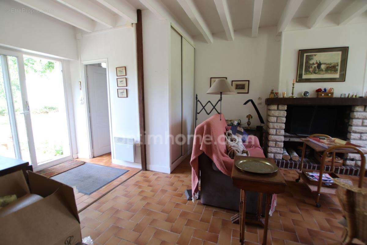 NANCAY, 12 kms de l'A71 SALBRIS MAISON DE CAMPAGNE au calme en très bon état - photo 6