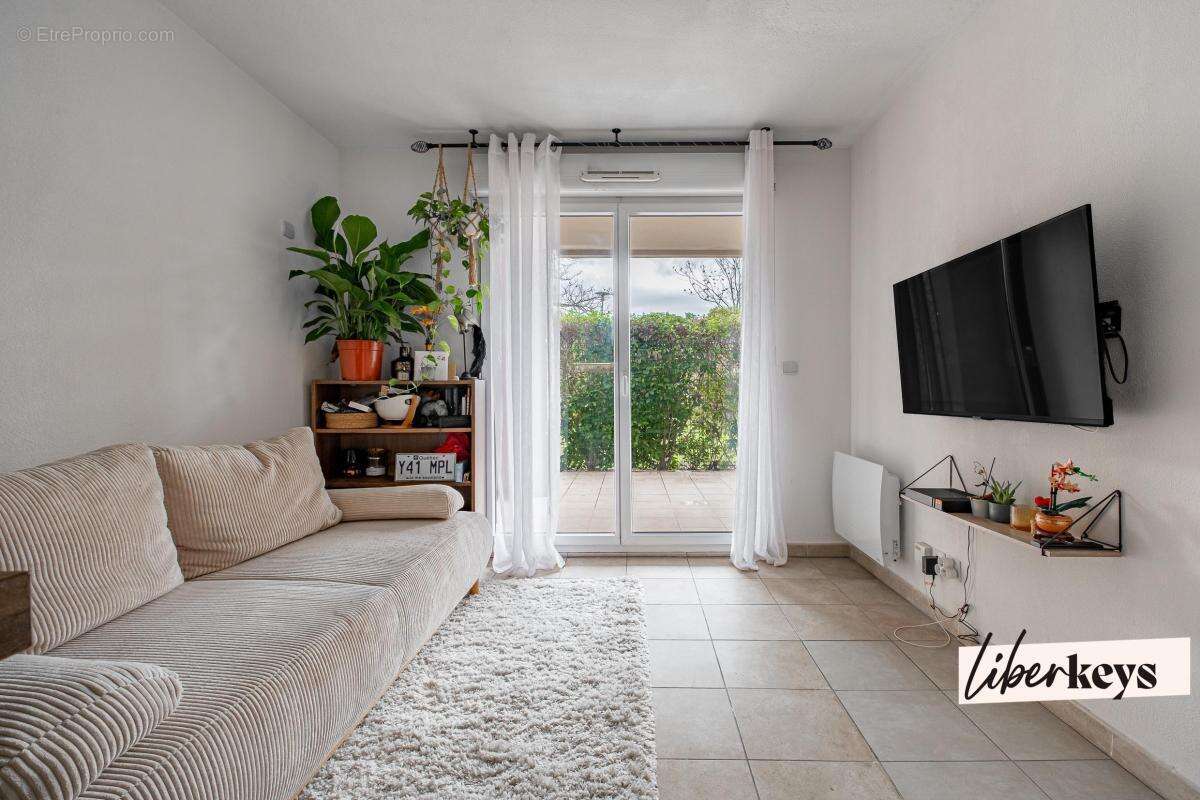 Appartement à ROQUEBRUNE-SUR-ARGENS