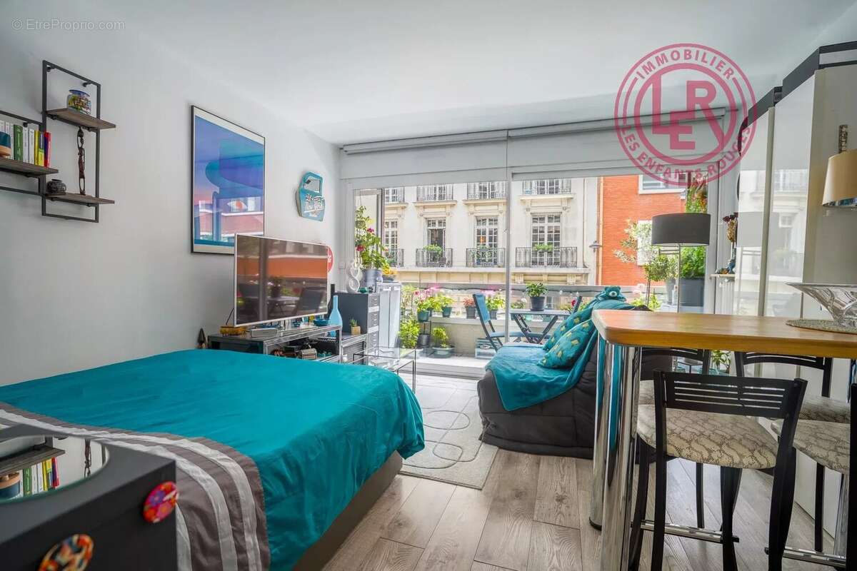 Appartement à PARIS-17E