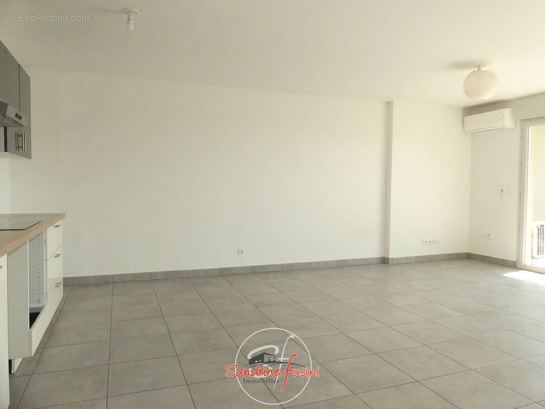 Appartement à GATTIERES