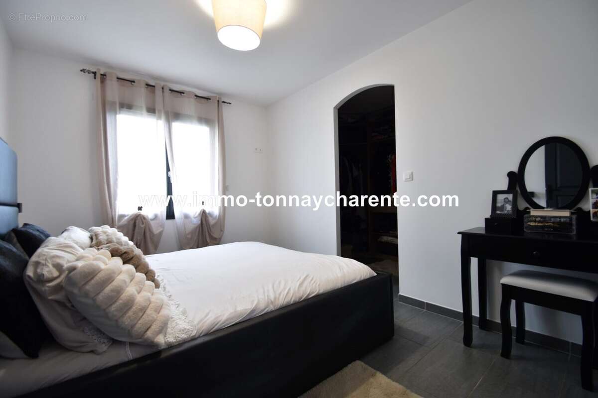 Maison à TONNAY-CHARENTE