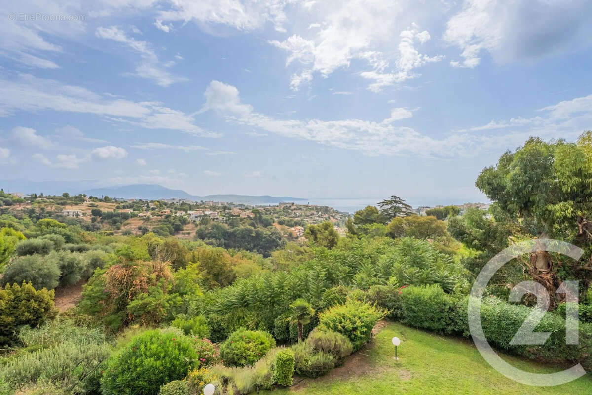 Appartement 70 m² à Nice  - photo 3