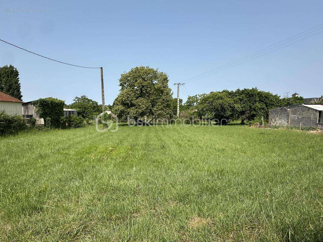 Terrain à SAINT-GERVAIS-LES-TROIS-CLOCHERS