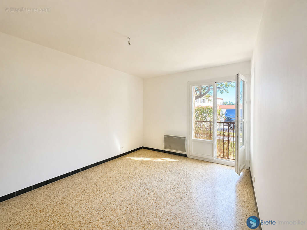 Appartement à LA CRAU