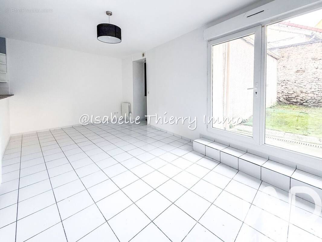 Photo 1 - Appartement à MONTLHERY
