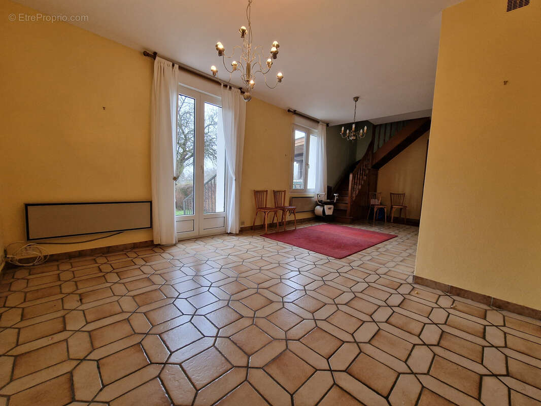 Maison à PAGNY-SUR-MEUSE
