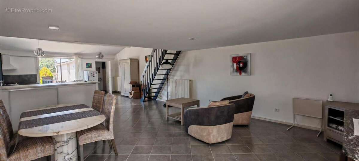 Maison 96 m² à Saintes  - photo 2