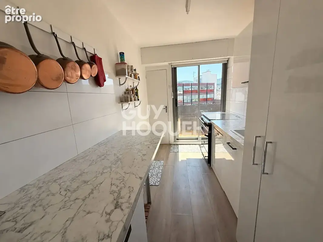 CLERMONT FERRAND- Appartement dernier étage 94 m2, balcons et parking - photo 4