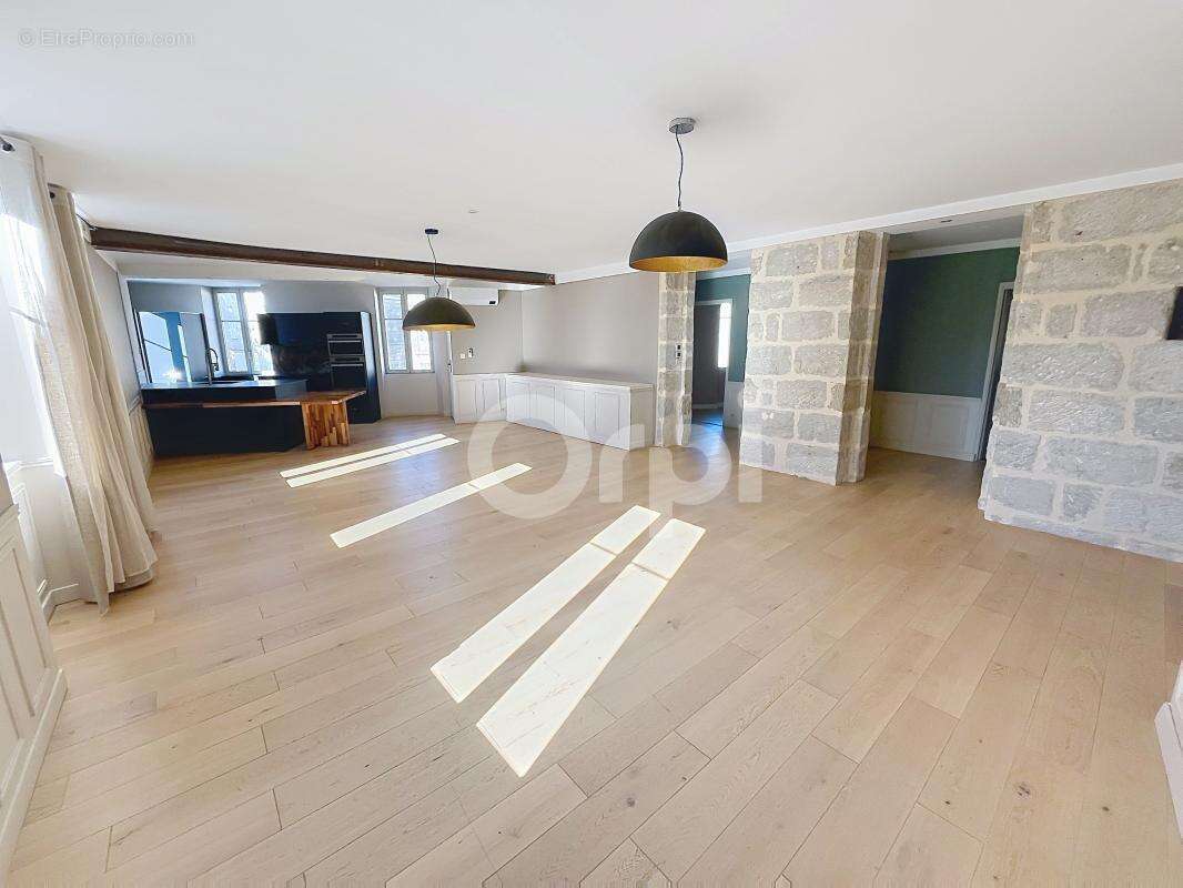 Appartement à BRIVE-LA-GAILLARDE