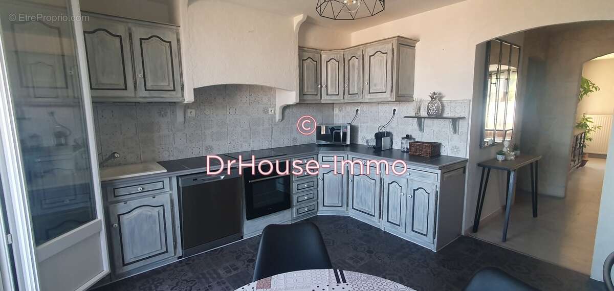 Appartement à CHATEAUNEUF-LES-MARTIGUES