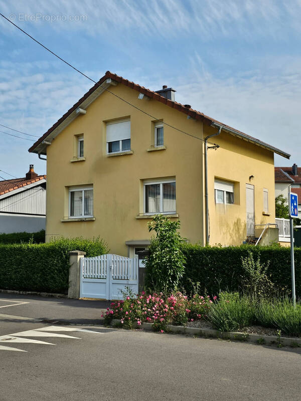 Maison à AUDUN-LE-ROMAN