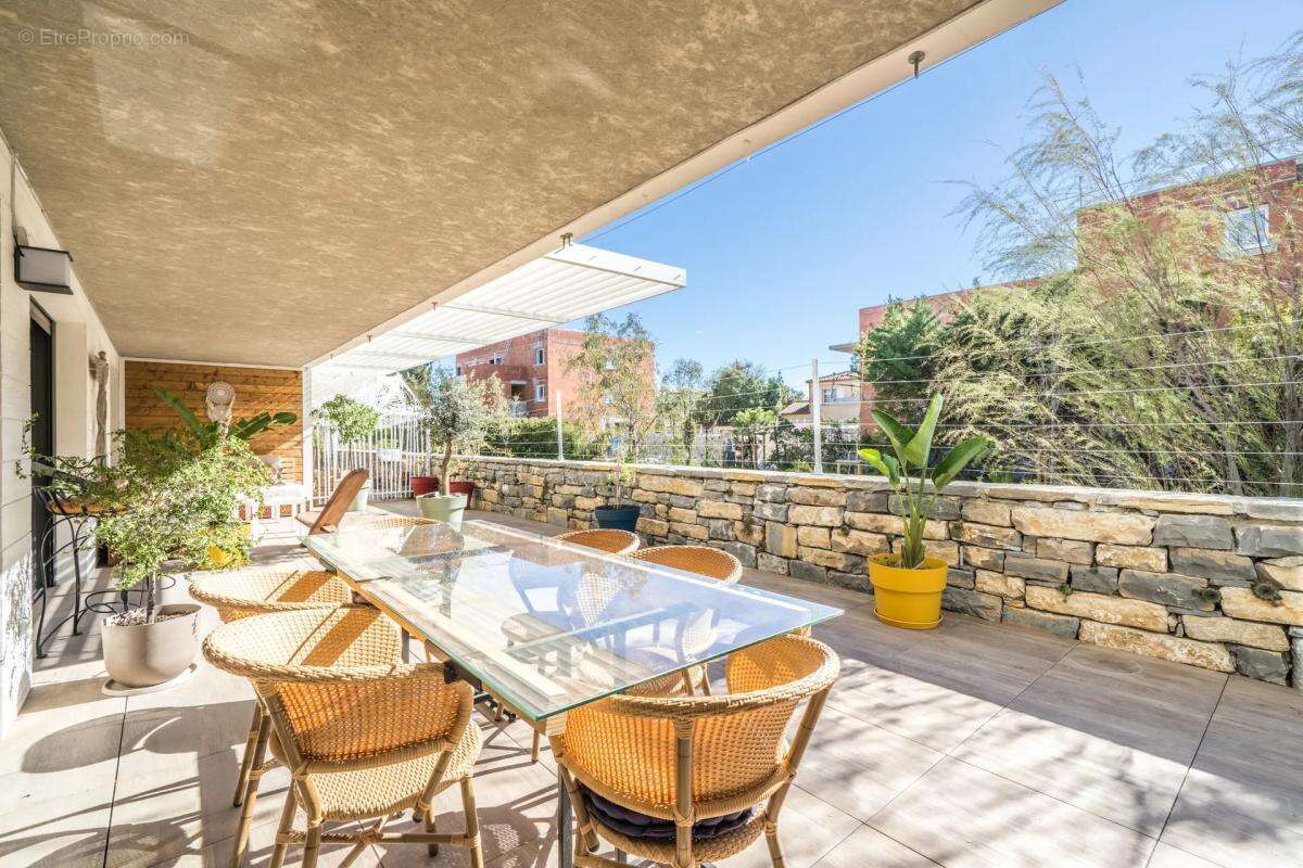 Appartement à LATTES