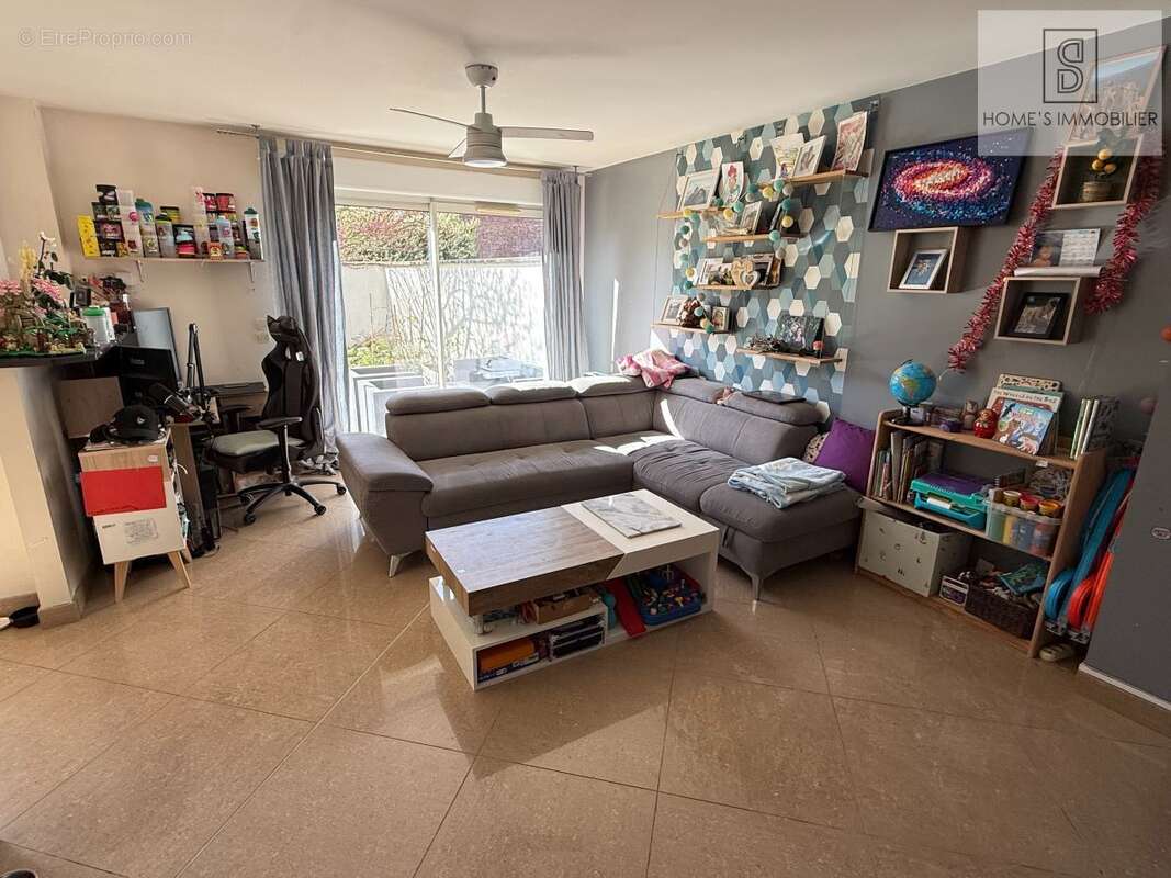 Appartement à LES PAVILLONS-SOUS-BOIS