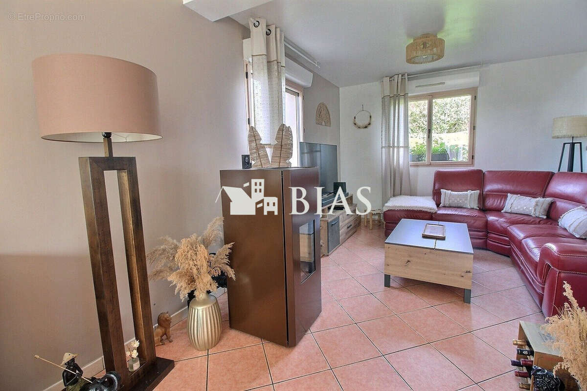 Maison à LONGUEVILLE-SUR-SCIE