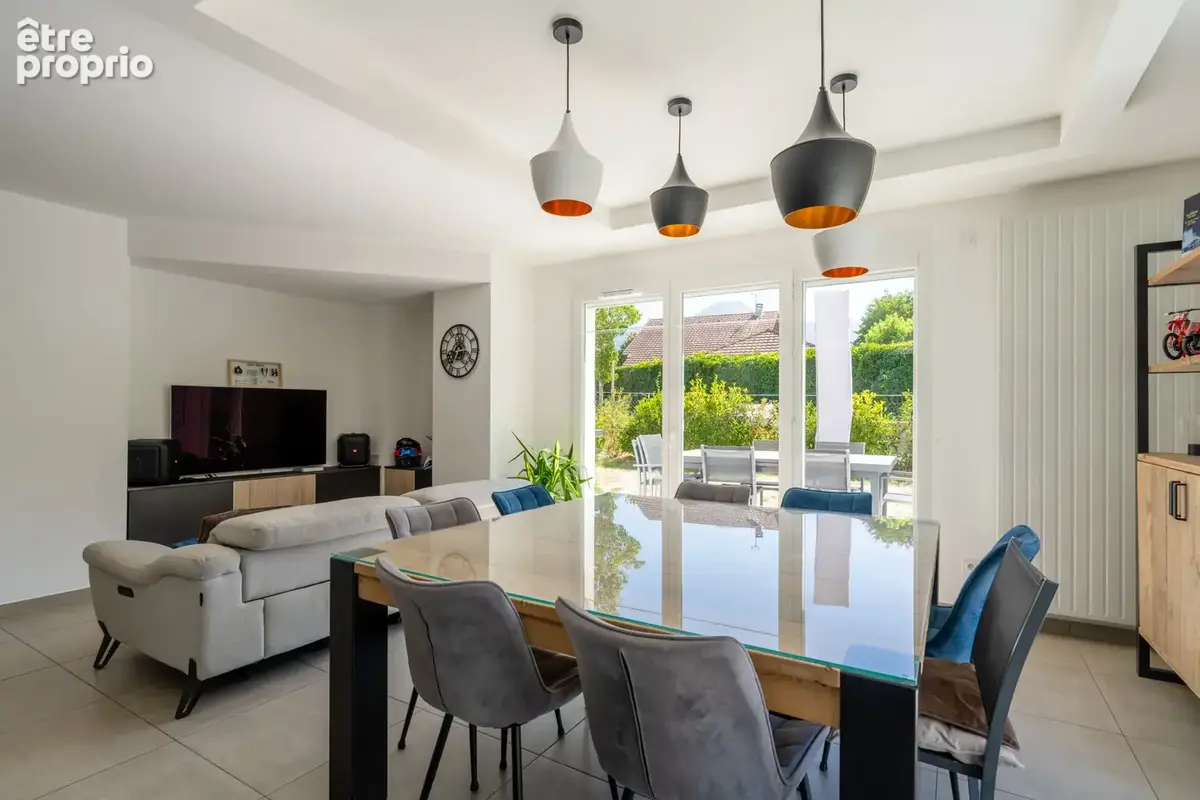 DOUSSARD - Appartement T4 lumineux avec jardin - photo 2
